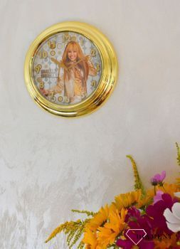 Zegar ścienny dla dziewczynki Disney 'Hannah Montana'  H257710 z kolekcji zegary ścienne dla dziewczynki. Zegary dla dziewczynki na ścianę. Zegary na ścianę dla dziecka w kolorze złotym (3).JPG